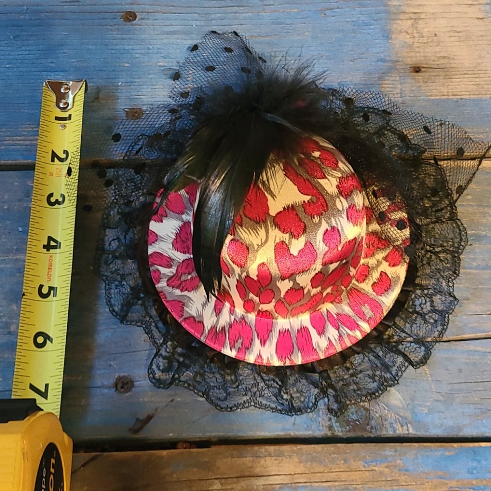 Tiny goth hat - Picture 3 of 4